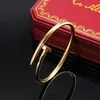 Prego Pulseira Designer Pulseiras Jóias para Mulheres Moda Bangle Liga de Aço Banhado A Ouro Artesanato Nunca Fade Não Alérgico Atacado Carro Grande Clou Presente AA