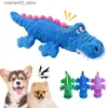 Plush dockor Crocodile Squeeze Dog Toy Puppy Plush Crocodile Pet Toy Interactive Cat Teeths Cleaning Supplies Q240322