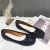 Casual Buty kolorowe brokat dzielone palce płaskie kobiety patchwork lina węzeł poślizg na mokasynach Bling Sheep Hoof Lazy Buty659