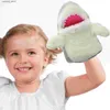 Animais de pelúcia de pelúcia mão fantoche tubarão kidspuppets para animal ro jogar pelúcia mostrar teatro boneca l240322