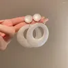 Orecchini a cerchio semplice moda acrilico bianco per le donne nuziale regalo per damigelle d'onore piercing all'orecchio goccia di plastica rotonda geometrica