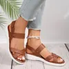 Terlik 2024 Yaz Yumuşak Tabanları Moda Plajı Dışında Sandalet Giyin Kadınlar Boş Zaman Tek Ayakkabı Kapak Flip Flops