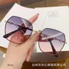 2 piezas Diseñador de lujo de moda 21 nuevas gafas de sol de tendencia de marco grande Gafas de sol rojas de red de moda coreana ins gafas decorativas con foto personalizada Gafas GM