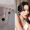 Pendientes colgantes pendiente asimétrico diseño de estilo coreano círculo hueco largo bola de Metal Boucles D'oreilles colgantes