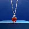 Tartışmalar Bahar Qiaoer 925 STERLING Gümüş 8 8mm Kalp Yuvarlak Kesim Laboratuar Ruby Taş Kadınları Kolye Kolye Hediye Güzel Takı