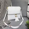 Omuz çantaları kadın çanta moda püskül dekorasyon crossbody bayanlar için vahşi