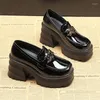 Zapatos de vestir Krasovki 8.5 cm Bombas de cuña Mocasines Plataforma Moda Alta Lady Mary Jane Hook Patente Cuero genuino Verano Sandalias