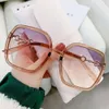 2 PCS 패션 럭셔리 디자이너 2022 New Sunglasses 순 붉은 한국 선글라스 여성 New Fashion Box UV 교장 선글라스