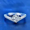 100% äkta 925 Sterling Silver Princess Crown Rings Prong Seting 1CT VVS1 D Color Moissanite Diamond Jewelry