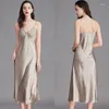 Mulheres sleepwear verão nightdress mulheres com decote em v cor sólida longa sem mangas cetim seda chemise deslizamento slim fit vestido nightwear