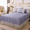 Falda de cama, colcha de princesa de Color sólido Simple, cubierta protectora con borde de encaje de una sola pieza, fundas a prueba de polvo para el hogar