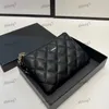 Lambskin Coin Canse Moda Kadın Çanta Deri Elmas Ekose Altın Gümüş Fermuar Donanım Metal Toka Güzel Küçük Kolye Kırmızı Zarf Makyaj Çanta Kart Çanta 14