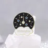 Broche en émail avec horloge nuage de dessin animé, broche d'album de musique classique, sac à dos à revers, Badge, accessoires, bijoux, cadeau pour amis