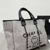 أكياس الشاطئ ، رسالة فاخرة ، CC TOTES HANDBAG Fashion Canvas Bag Womens Ladies CH ESSPROIDER TOUTE DESIGNER حقائب يد التسوق الإناث عبر الجسم