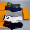 2024 Chaussettes pour hommes Designer Femmes Coton de haute qualité Tous correspondent à la lettre de cheville classique Socle de sport de basket-ball de football noir et blanc