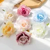100pc 10 cm Hurtowe sztuczne kwiaty do notatników świąteczne domowe wystrój domu Wedding Garden Rose Arch Fake Silk Head Box 240308