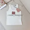 Camiseta de diseñador para mujer 24ss Primavera / Verano Nuevo Miui Slim Fit y moda Industria pesada Nail Diamond Letter Cuello redondo Camiseta sin mangas de cachemira