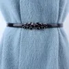 Gürtel Damen Dünner Taillengürtel Stilvolles Damen-Kunstleder mit Blumendekor Schlanker Körperbund für Kleidhemd