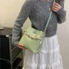 Sacs à bandoulière de mode de luxe de créateurSac seau frais et doux au design de niche française dans une grande capacité, élégant et polyvalent, sac à bandoulière pour femme