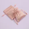 CAMPIO 50PCS BASSO CREATRING VEET Chic Chic Piccolo confezione regalo Orecchini Angello Collana Gioielli Display Packaging Casetti rosa in flanella