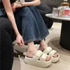 Pantoufles 2024 Mode d'été moderne femme mi-talon plate-forme chaussures dames solide bout rond femmes Zapatos De Mujer