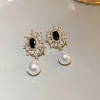 Dingle ljuskronorörhängen 2024 Trend 925 Sterling Sier Natural Freshwater Pearls Earring For Women Luxury Bling CZ Fashion Elegant La Othzj