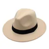 Шляпы с широкими полями Шляпы-ведра Классическая женская шляпа Fedora с черной лентой Зимняя джентльменская джазовая мужская фетровая шляпа Ретро церковная женская шляпа с плоскими полями 24323