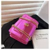 Designer Luxury Fashion Tote Bags Plånböcker 2023 Fransk modetrend High End Womens Bag Bright Color One Shoulder Crossbody Bag Womens Bag