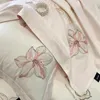 Sängkläder sätter blommor broderi egyptisk bomullsuppsättning vitrosa lapptäcke täcke täcke lakan eller monterade kuddar