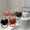 Borsa a cuore con coulisse Borsa da sposa rossa Borsa da donna 2024 Moda Y2K Borsa a tracolla con tracolla in pelle PU con cerniera di moda Y2K