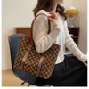 Manufacturer of Light Luxury Brand Bag New Autumn and Winter Underarm Large Tote Niche Handbag Capacity Single Shoulder Versatile Womens