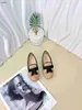 Beliebte Kinderschuhe Bogendekoration Mädchen Sneakers Girl Prinzessin Schuh Größe 26-35 einschließlich Schuhkartonschecks Design Baby Flat Shoes 24mar