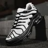 Casual Shoes Running Men Light Weight No-Slip White Svartbärande sport och fritid Zapatillas Hombre 2024 Sneakers