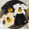 Dhgate Kids Clothing Set bady girls boys bosyショーツスカートフラワーレターセット子供用贅沢なオリジナルレーベル女子服セットレタースリーブセット