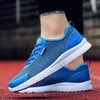 2024 scarpe da design nuove scarpe casual sneaker scarpe da lavoro da lavoro all'aperto in alto salto bianco blu blu traspirante con deodoranti da usura resistenti al suole spesse resistenti