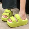Pantoufles 2024 Mode d'été moderne femme mi-talon plate-forme chaussures dames solide bout rond femmes Zapatos De Mujer
