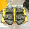 Män kvinnor designer tofflor skjutreglage sommar mode sandaler strand lyx varumärke tofflor damer flip flops klassiska loafers bruna svarta vita bilder chaussures skor