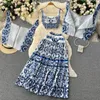 İş Elbiseleri 2024 Yaz Pist Mavi ve Beyaz Porselen İki Parça Set Kadınlar Çiçek Baskı Kısa Mahsul Top Tatil Plajı Maxi Etek Takımları