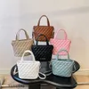 Designer Luxury Fashion Tote Bags Ins2023 French Niche Design High-End Feel Handbag Single Shoulder Crossbody Diamond Grid Liten Square Bag