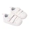 Primeiros caminhantes 2024 Criança bebê tênis moda pu couro coração/estrela antiderrapante sapatos de caminhada para meninas meninos