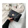 Umhängetaschen bestickte Tasche 2024 Frauen Umhängetasche einteilige Mode All-Match grenzüberschreitende Damenhandtasche koreanische Version Kette