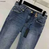 Marka dżinsów Kobiety Designer Designer Pants Elastic Botton Fashion Logo Denims Pants Woman Denims Spodery 23 marca