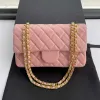 Ny designer kvinnors axelväska klassisk klaff mode pojke lambskin makeup crossbody väska lyx lady cleo clutch tote guld kedja handväskor resesäckväskor