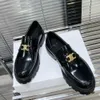 sandały projektanty sandały metalowe logo mokasyny polerowane luksusowe buty