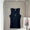 サマータンクトップの女性デザイナーファッションニットノースリーブベスト刺繍織り織り織りバンドシャツ