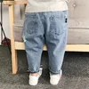 男の子のカジュアルジーンズの子供デニムリッピングジーンズの子供たちのズボン幼児の女の子フォール服23 4 5年ハーレムパンツバギージーンズ240315