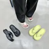 2024 Najnowsze style platforma Flip-flops damskie letnia antysop marka design sandały sandały słynne designerskie sandały sandały luksusowe luksusowe klapki ładne buty