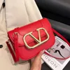 Diseñador Bolsas de asas de moda de lujo Carteras 2023 Nueva moda Bolso pequeño y popular para mujer Versátil Estilo occidental Un bolso bandolera para mujer