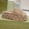Pantofole firmate 2024 Nuove scarpe con plateau Sandali con suola spessa ricamati con lettere G per donna