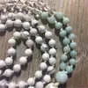 المعلقات 8mm Amazoniumite Quartz Howlite 108 حبات شرابة القلادة الكلاسيكية الهدية البوهيمية محب المراهقين الباحثين الروحيين الخشب